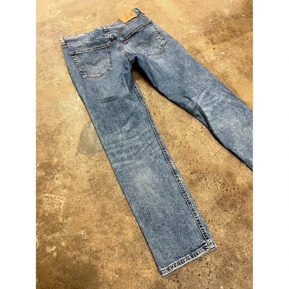 Levi's 541 Athletic Straight Jeans Mens 31x32 Blue Whiskering Denim Medium Wash‎